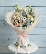 Букет цветов из:  Розы и Лизиантусы в Глубоком