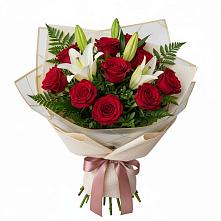 Букет цветов из:  Лилии и Розы в Глубоком