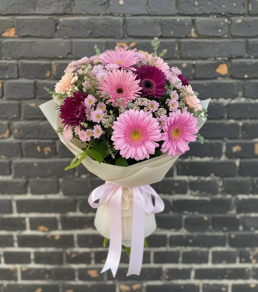 Букет цветов из: Герберы и Хризантемы в Глубоком