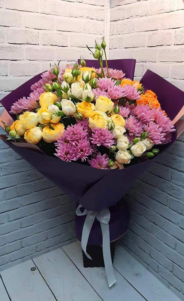 Букет цветов из: Хризантемы и Розы в Глубоком