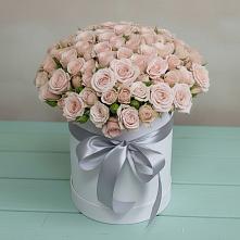 Цветочная композиция из Розы в шляпной коробке в Глубоком