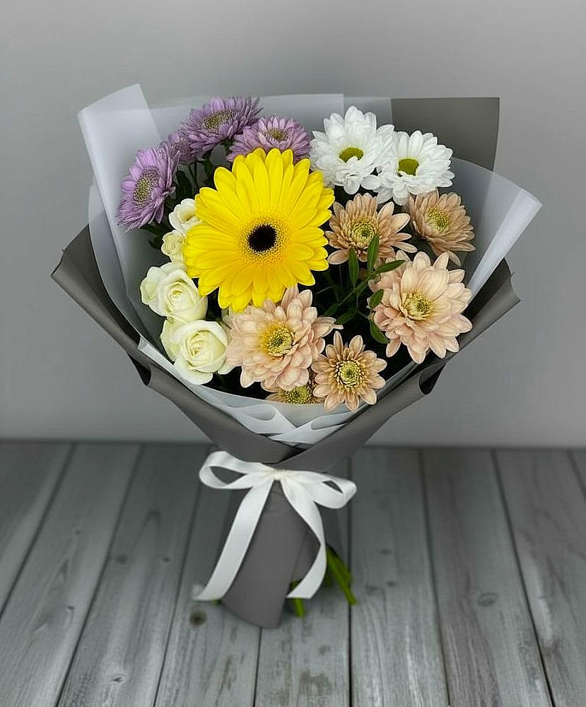 Букет цветов из: Розы, Герберы и Хризантемы в Глубоком