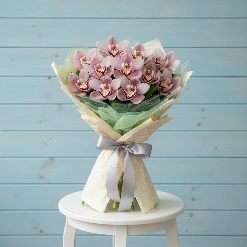 Букет цветов из: Орхидеи и Розы в Глубоком