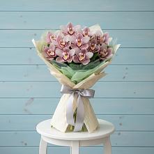 Букет цветов из:  Орхидеи и Розы #REPLACE_PRED# Глубоком