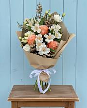 Букет цветов из:  Альстромерии, Лизиантусы, Розы и Хризантемы в Глубоком