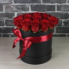 Цветочная композиция из Розы в шляпной коробке в Глубоком