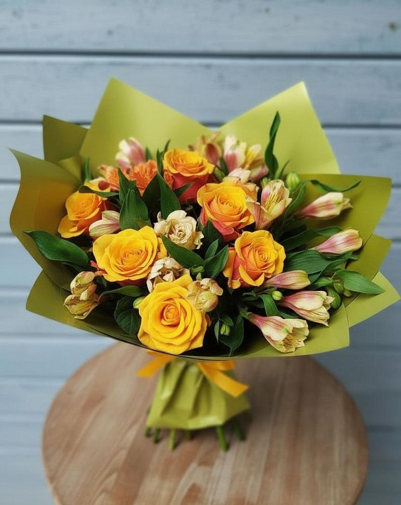 Букет цветов из: Альстромерии и Розы в Глубоком