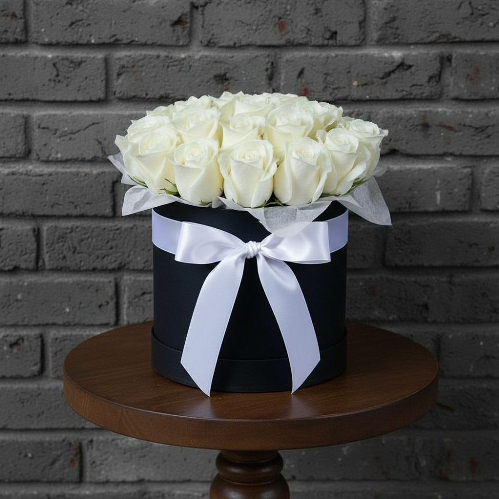 Цветочная композиция из Розы в шляпной коробке в Глубоком