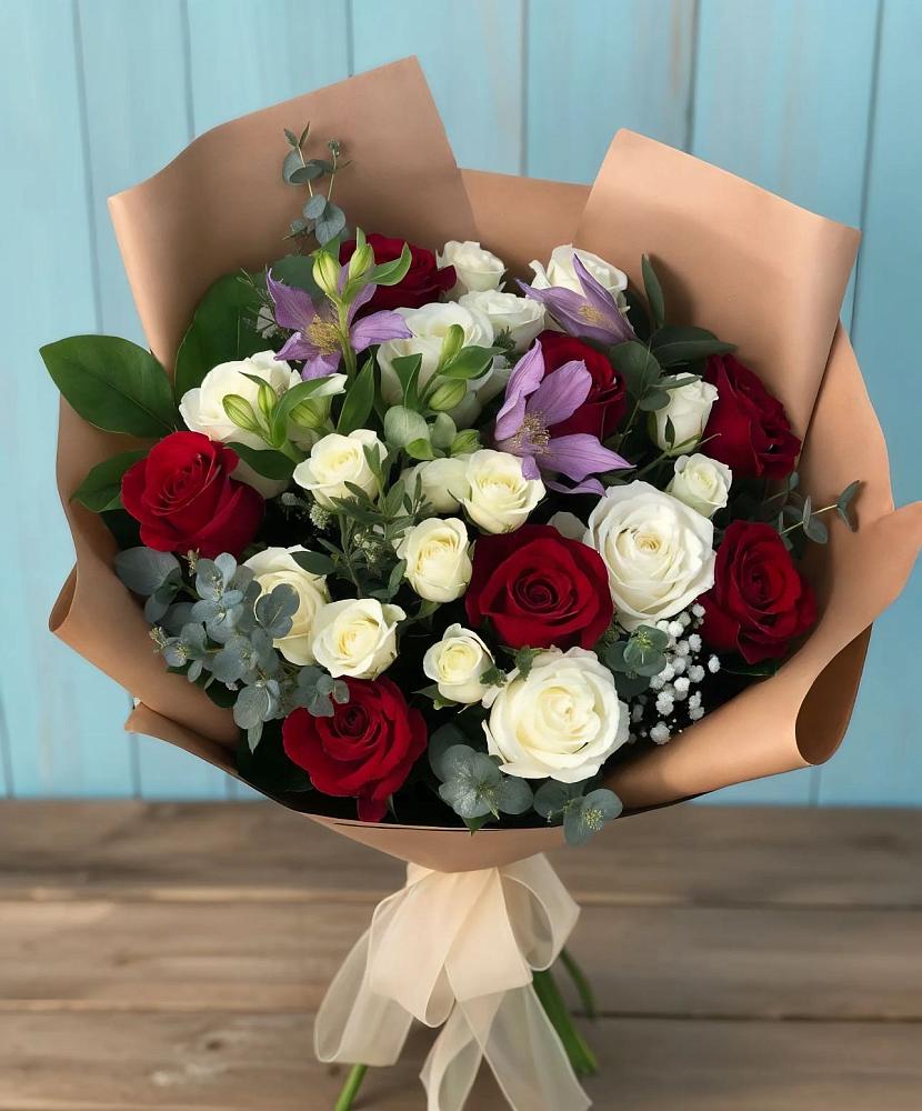 Букет цветов из: Розы и Альстромерии в Глубоком