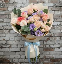 Букет цветов из:  Розы, Лизиантусы и Гвоздики #REPLACE_PRED# Глубоком