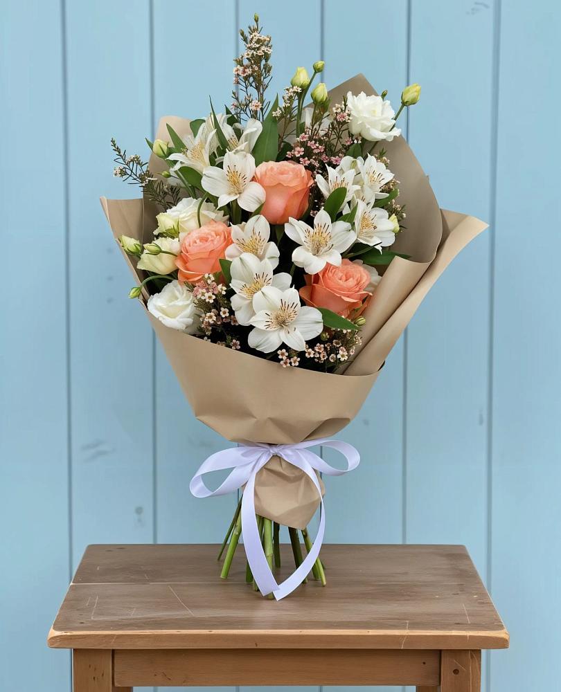 Букет цветов из: Альстромерии, Лизиантусы, Розы и Хризантемы в Глубоком