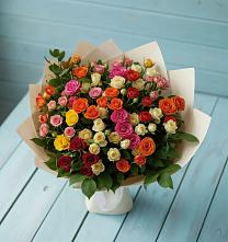 Букет Микс из разноцветных кустовых роз в Глубоком